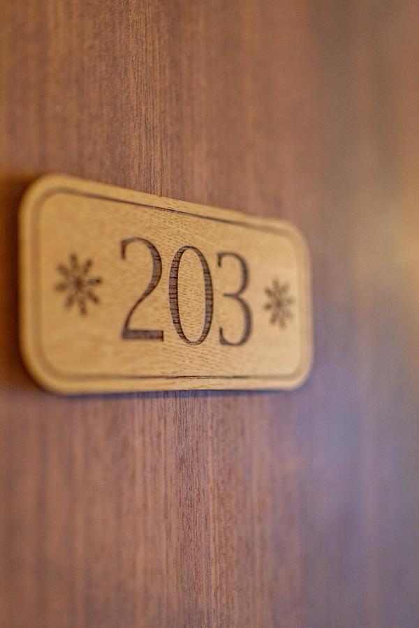L'Escale Hotel Châtel Екстериор снимка