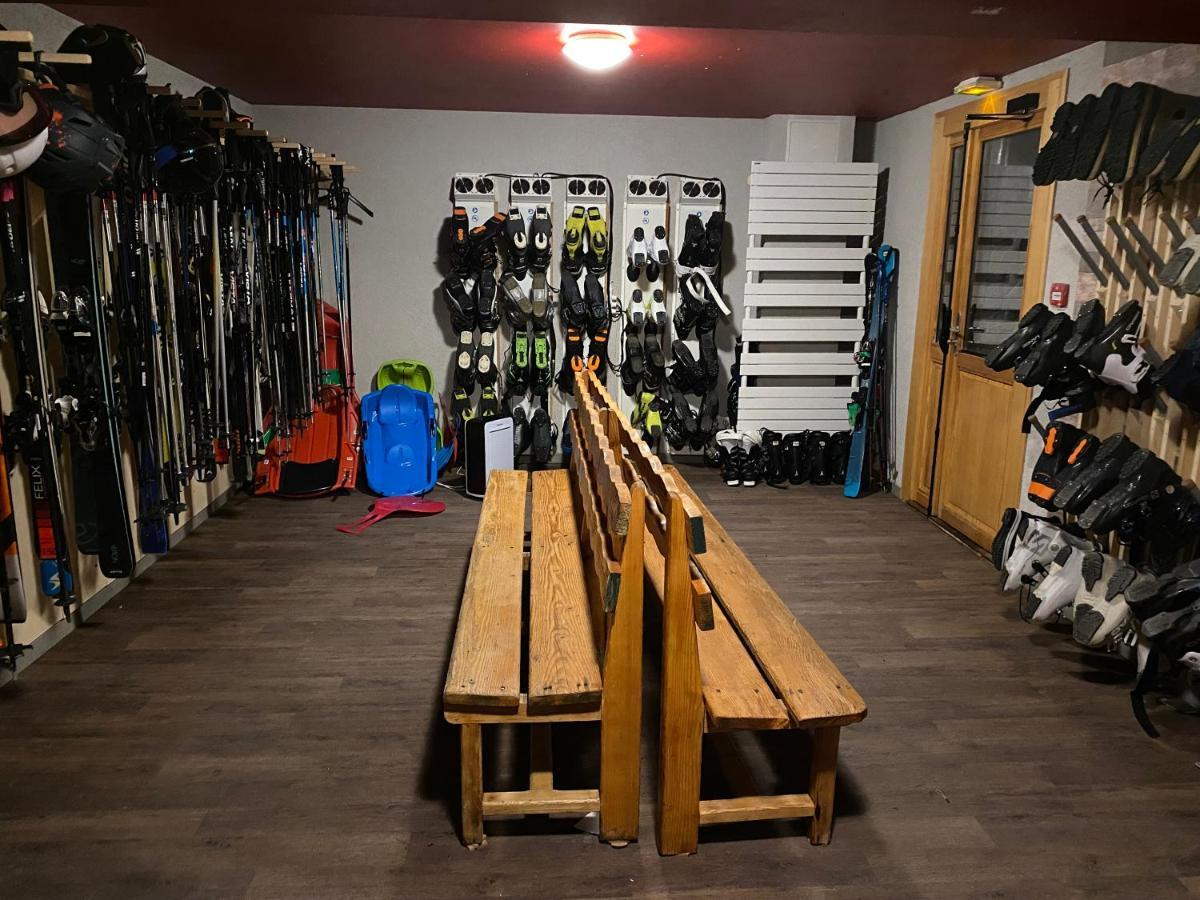 L'Escale Hotel Châtel Екстериор снимка