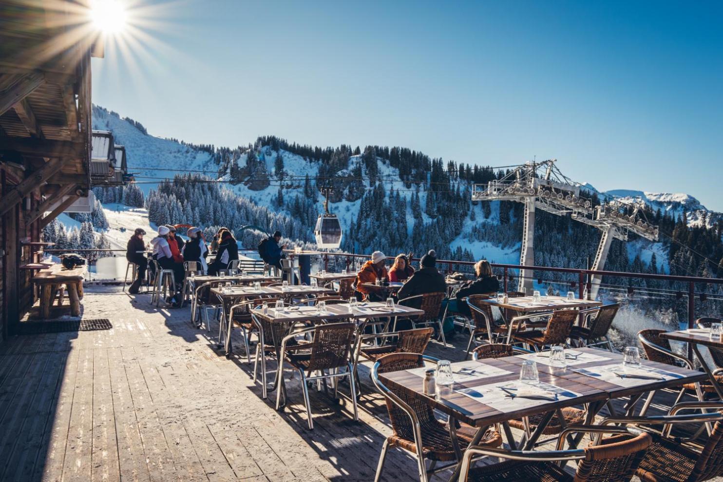 L'Escale Hotel Châtel Екстериор снимка