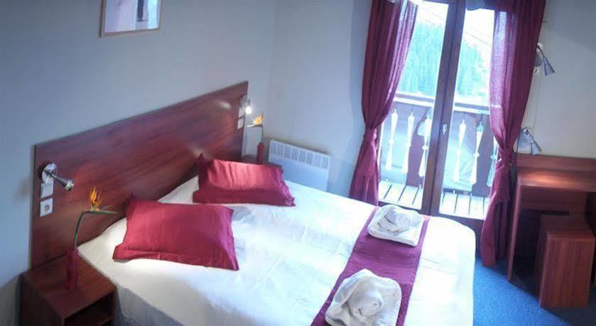 L'Escale Hotel Châtel Екстериор снимка