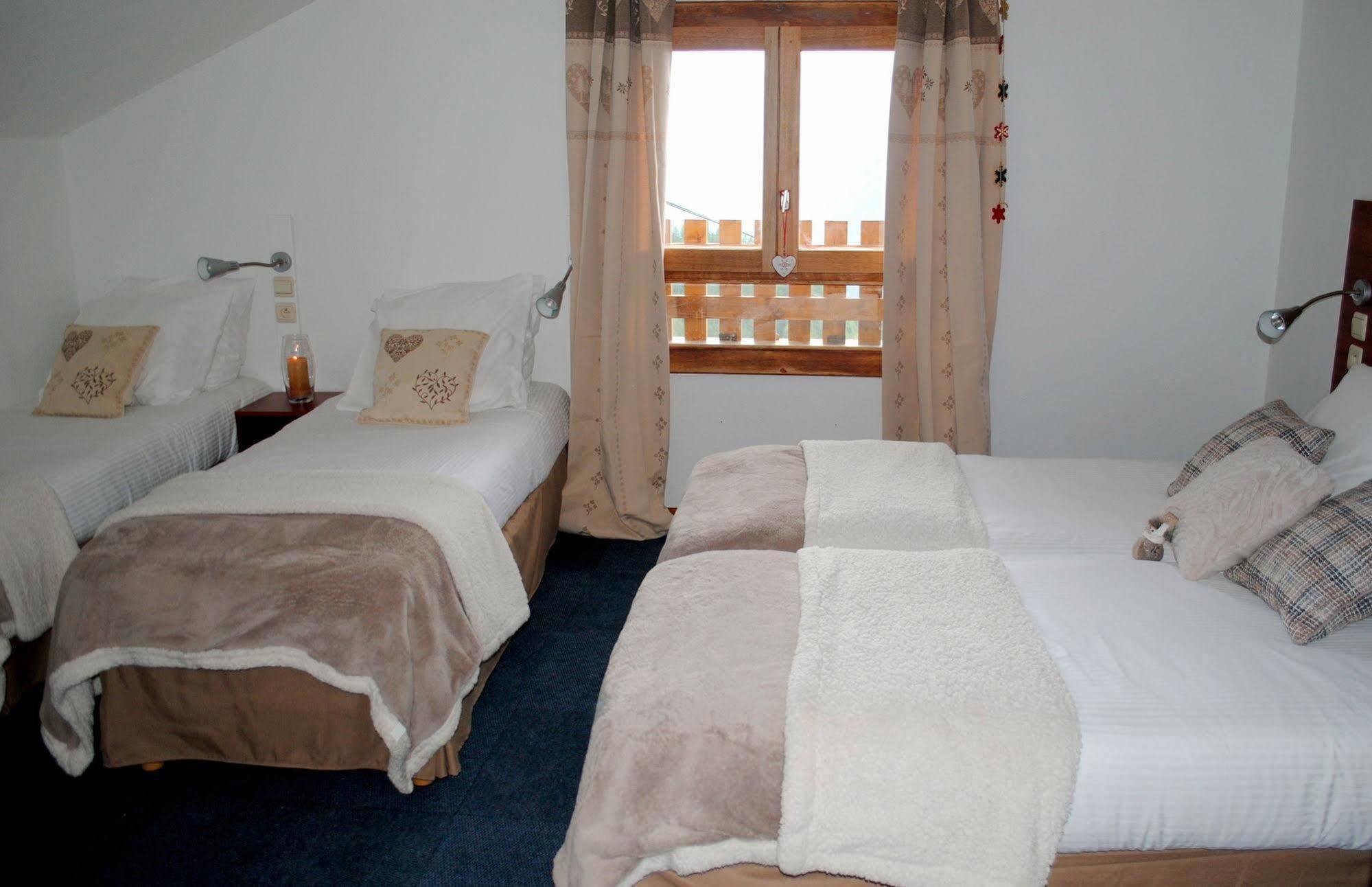 L'Escale Hotel Châtel Екстериор снимка