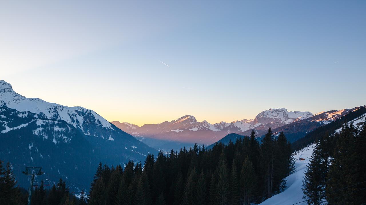 L'Escale Hotel Châtel Екстериор снимка